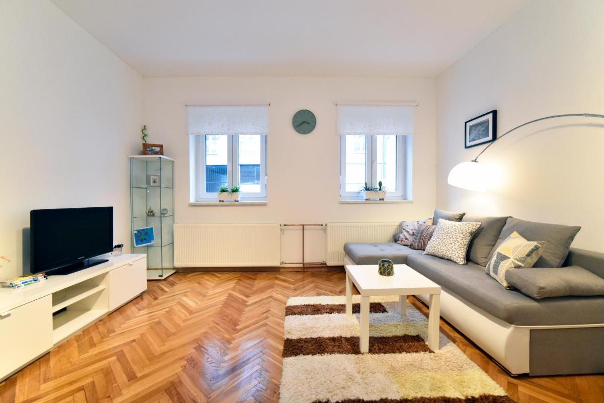 Block Apartment Upper Town - Housity