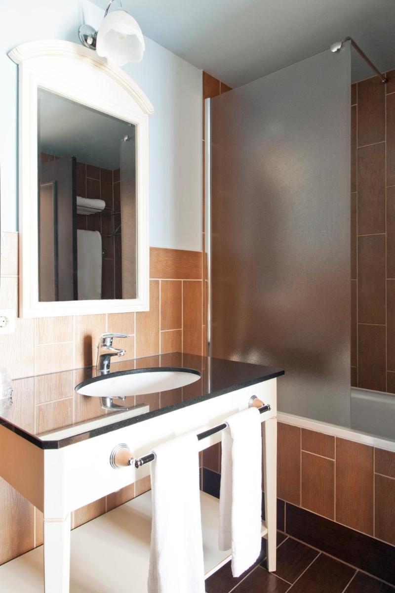 Un baño de PortAventura Hotel Roulette - Includes unlimited access to PortAventura Park & 1 access to Ferrari Land