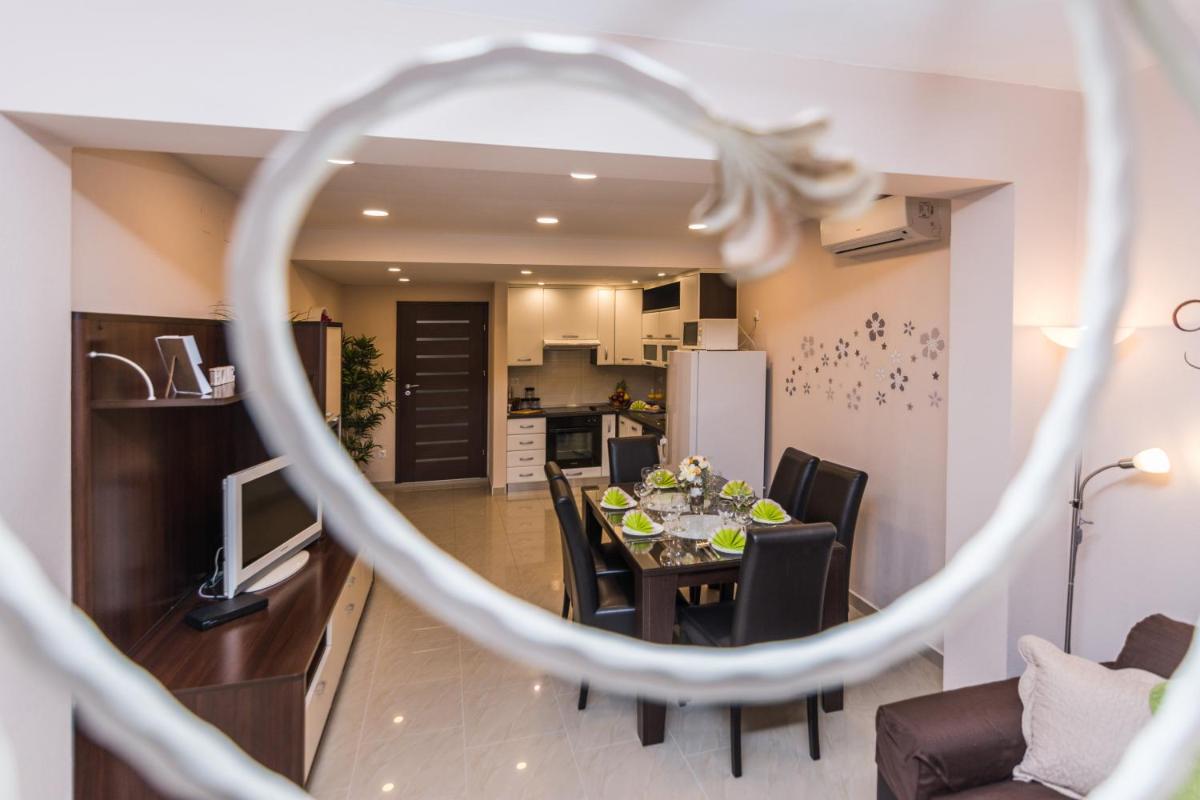 Old Town House Pakoštane - Housity