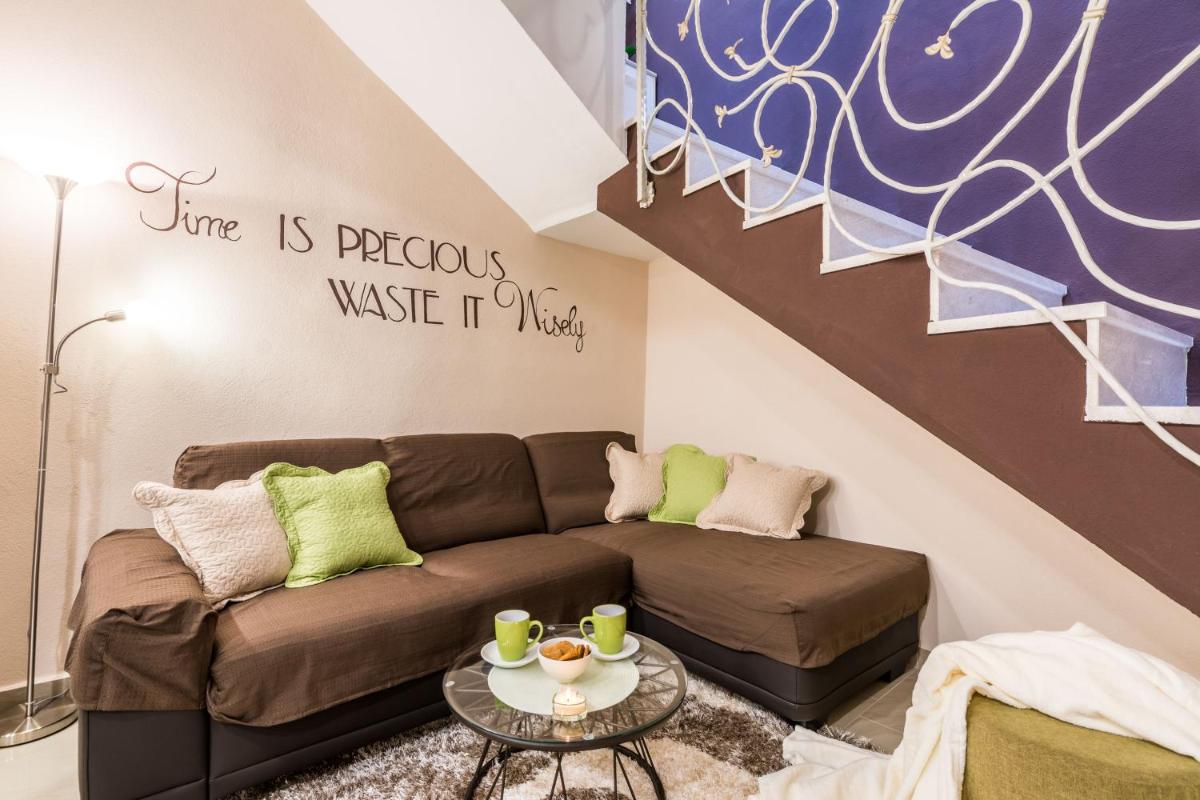 Old Town House Pakoštane - Housity