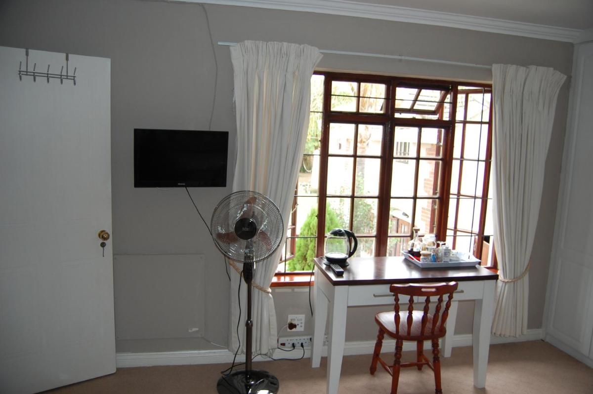 Maple Manor - Housity