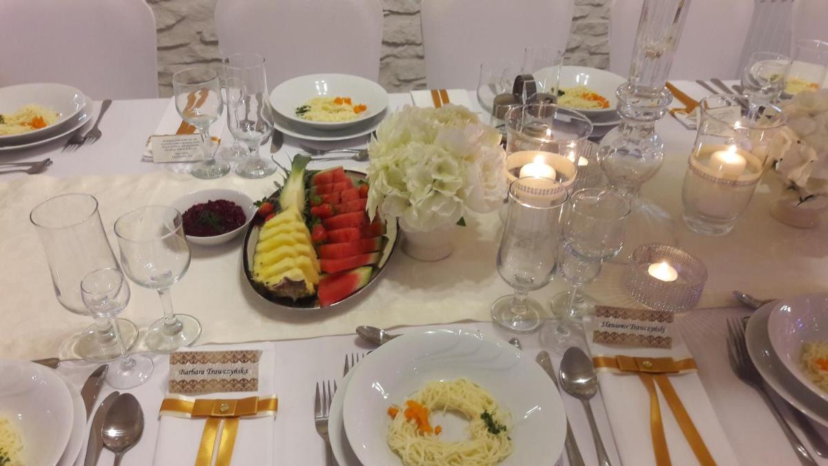 Restauracja \"AS\"- Noclegi - Housity