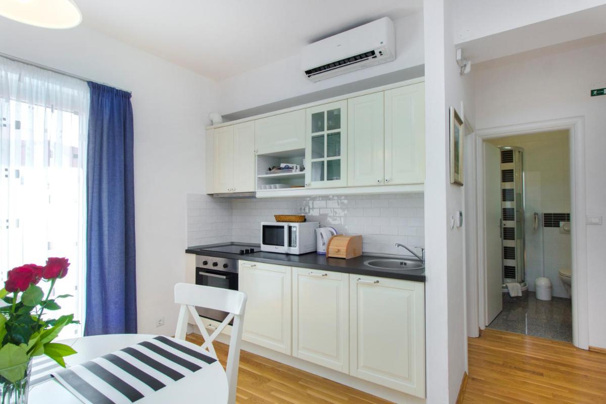 Apartments Villa Tribunj - Housity