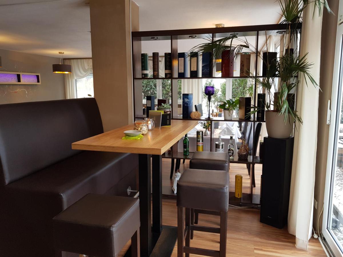 Hotel Zur Fichtenbreite -Garni- - Housity