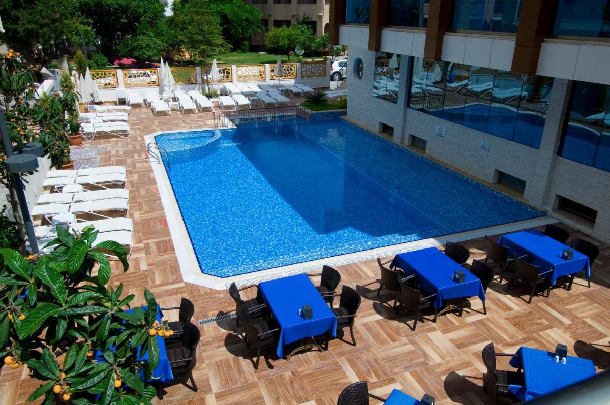 Supreme Hotel - Housity