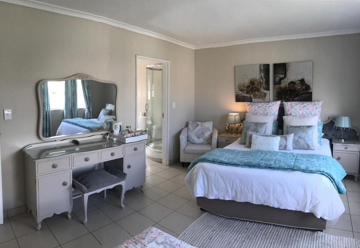 Bay Breeze Guesthouse Selfcatering - Housity