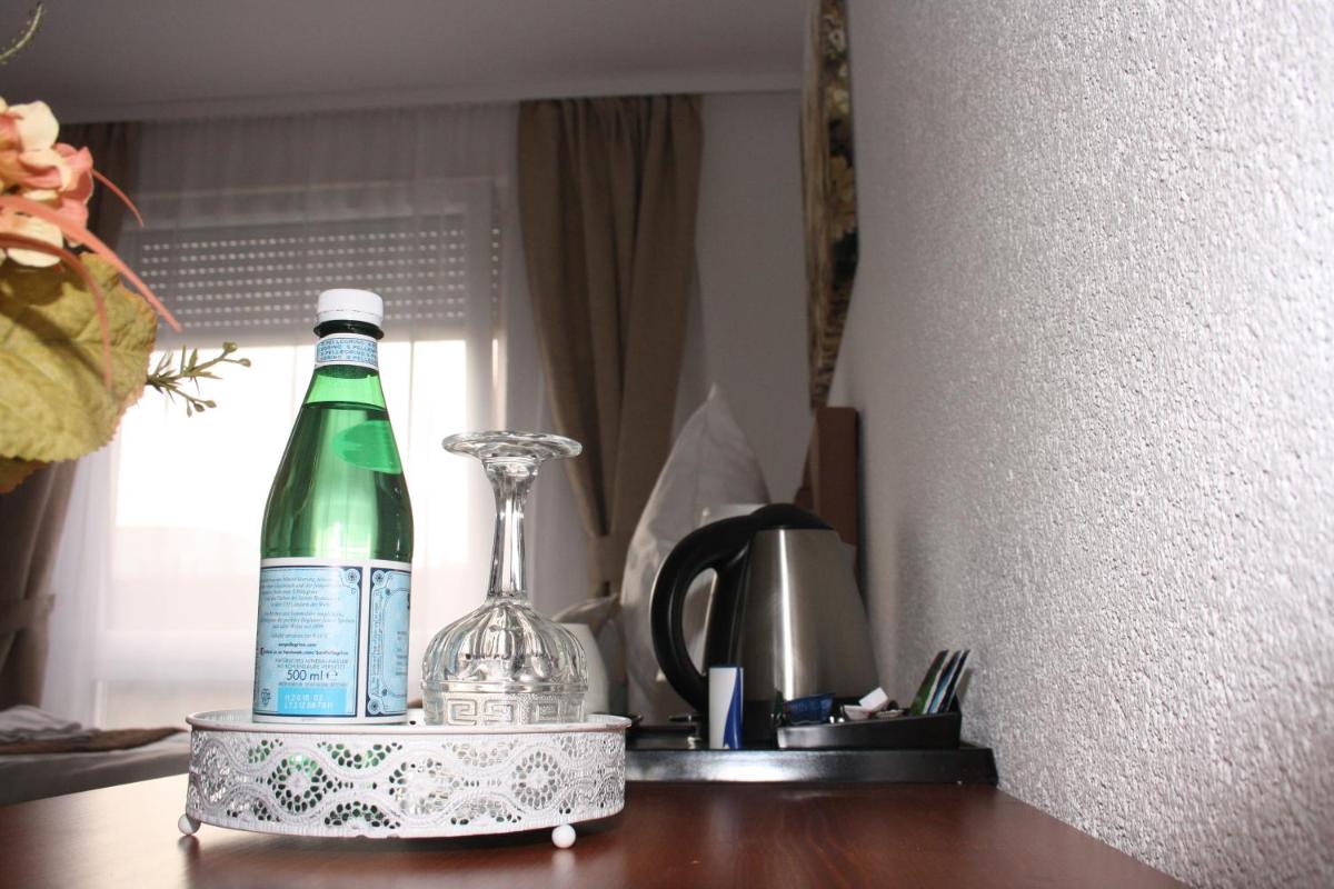 Hotel Vesa - Housity