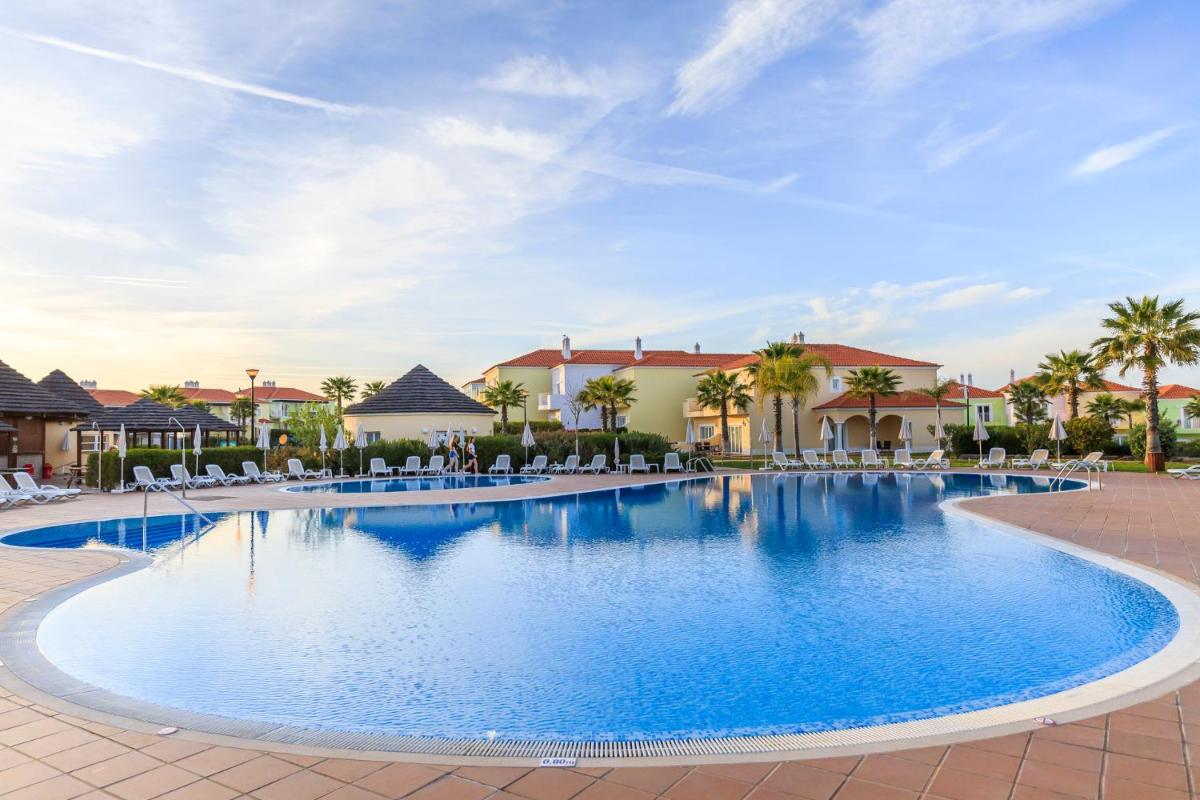 A piscina em ou perto de Eden Villas & Apartments