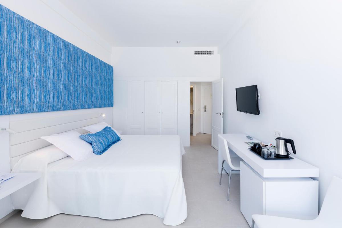 Cama o camas de una habitación en Reverence Mare Hotel - Adults Only