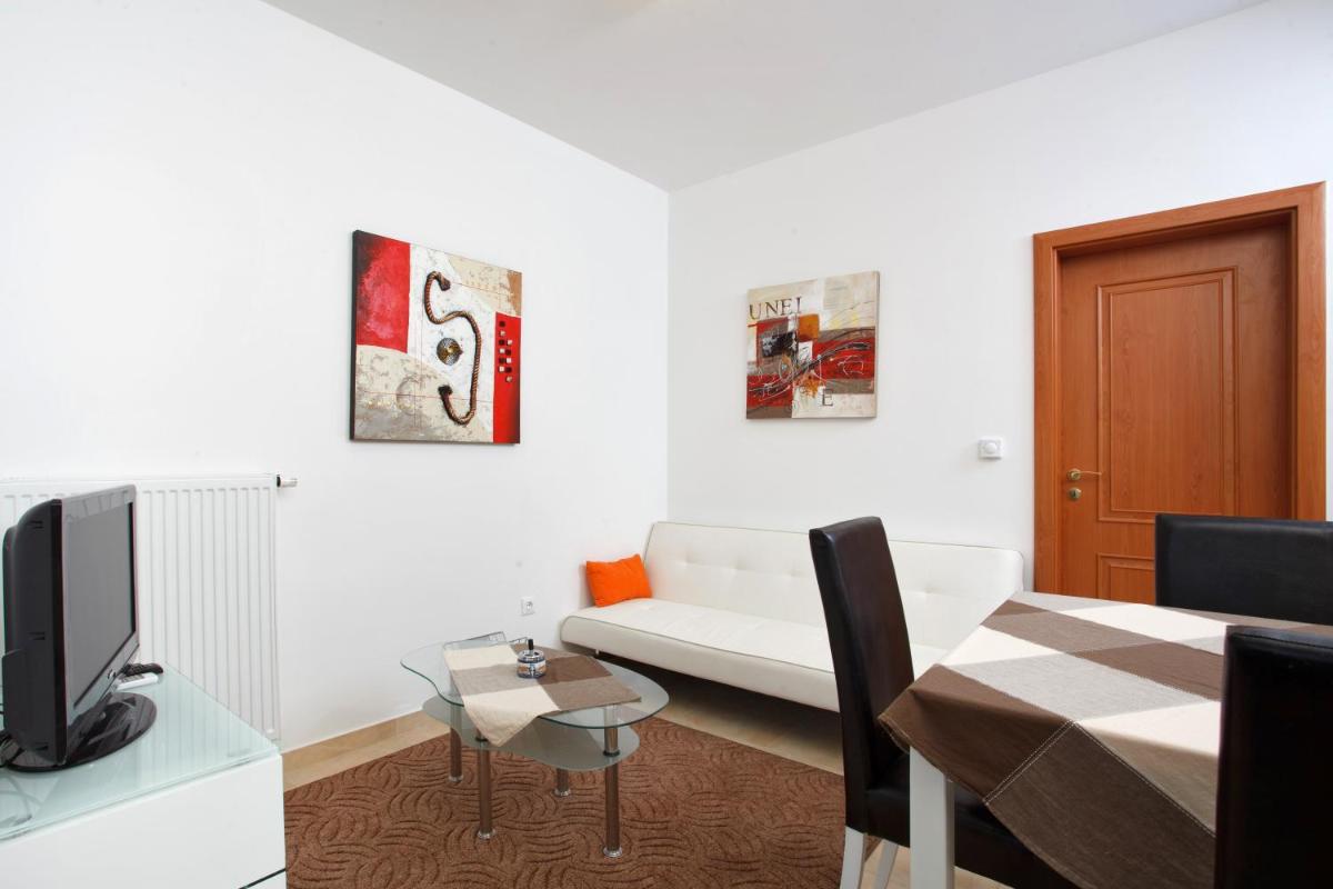 Apartments Tisno - Villa Mare - Housity