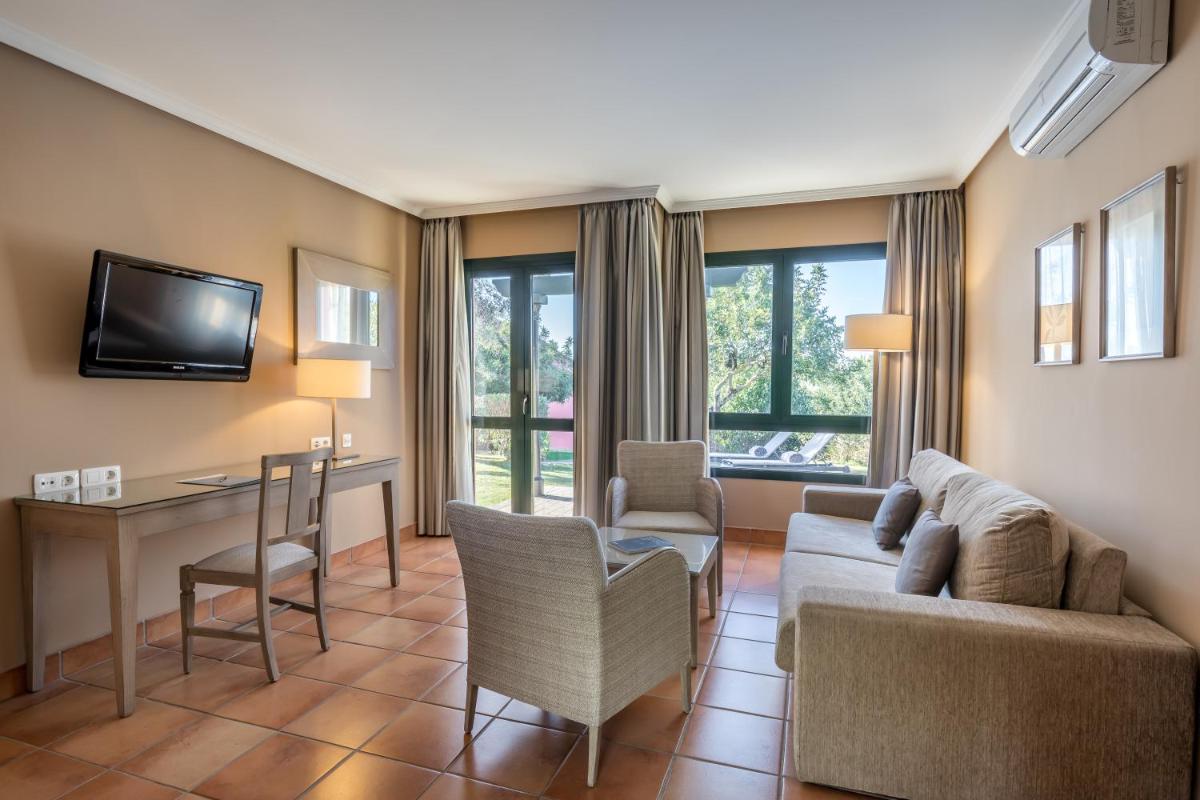 Una televisión o centro de entretenimiento en Barceló Montecastillo Golf