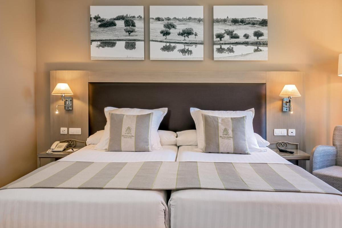 Cama o camas de una habitación en Barceló Montecastillo Golf