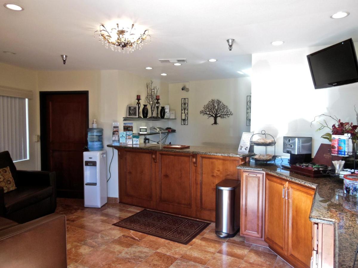 Oakridge Inn - Housity