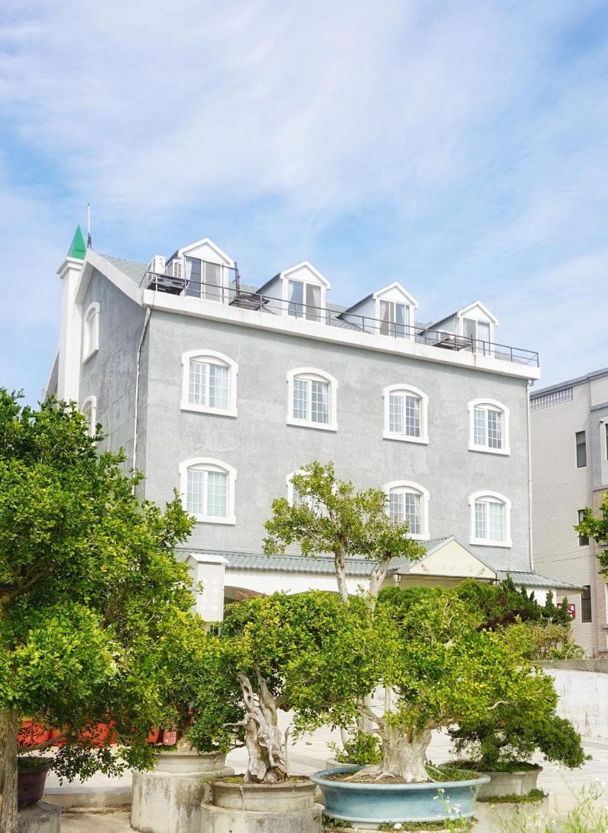 Red Roof B&B - Housity