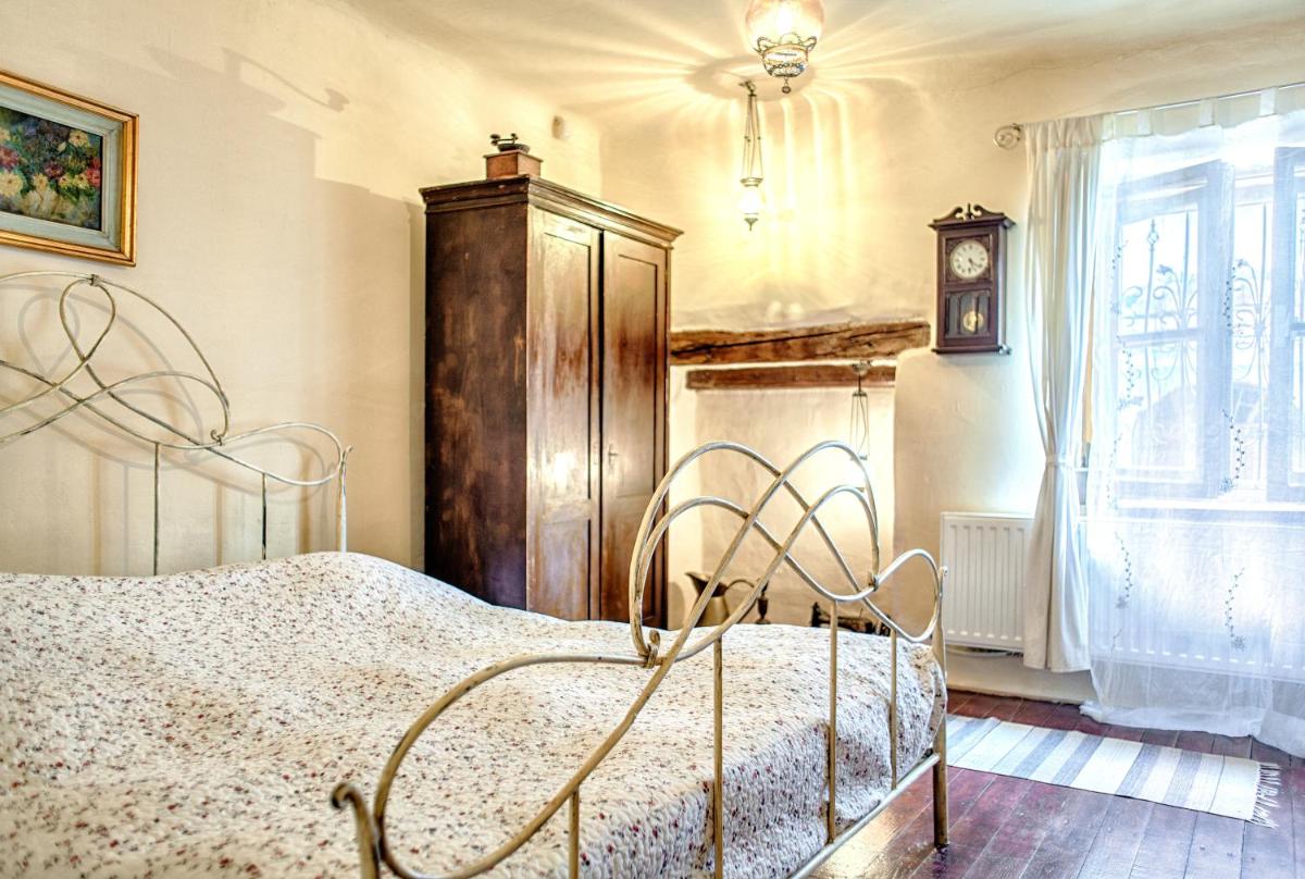 Dominic Boutique - Housity