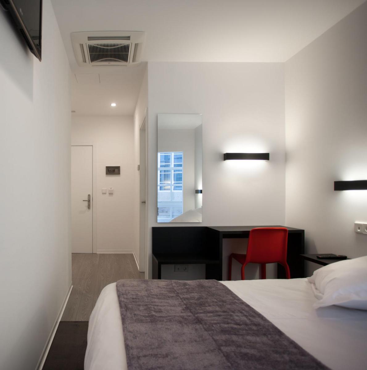 Hotel Lois - Housity