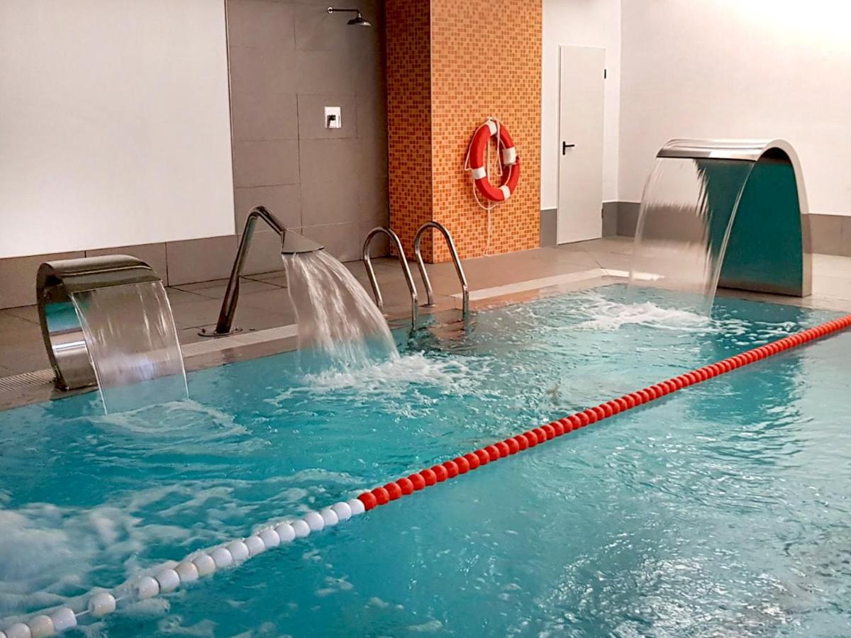 Piscina en o cerca de Intelier Orange