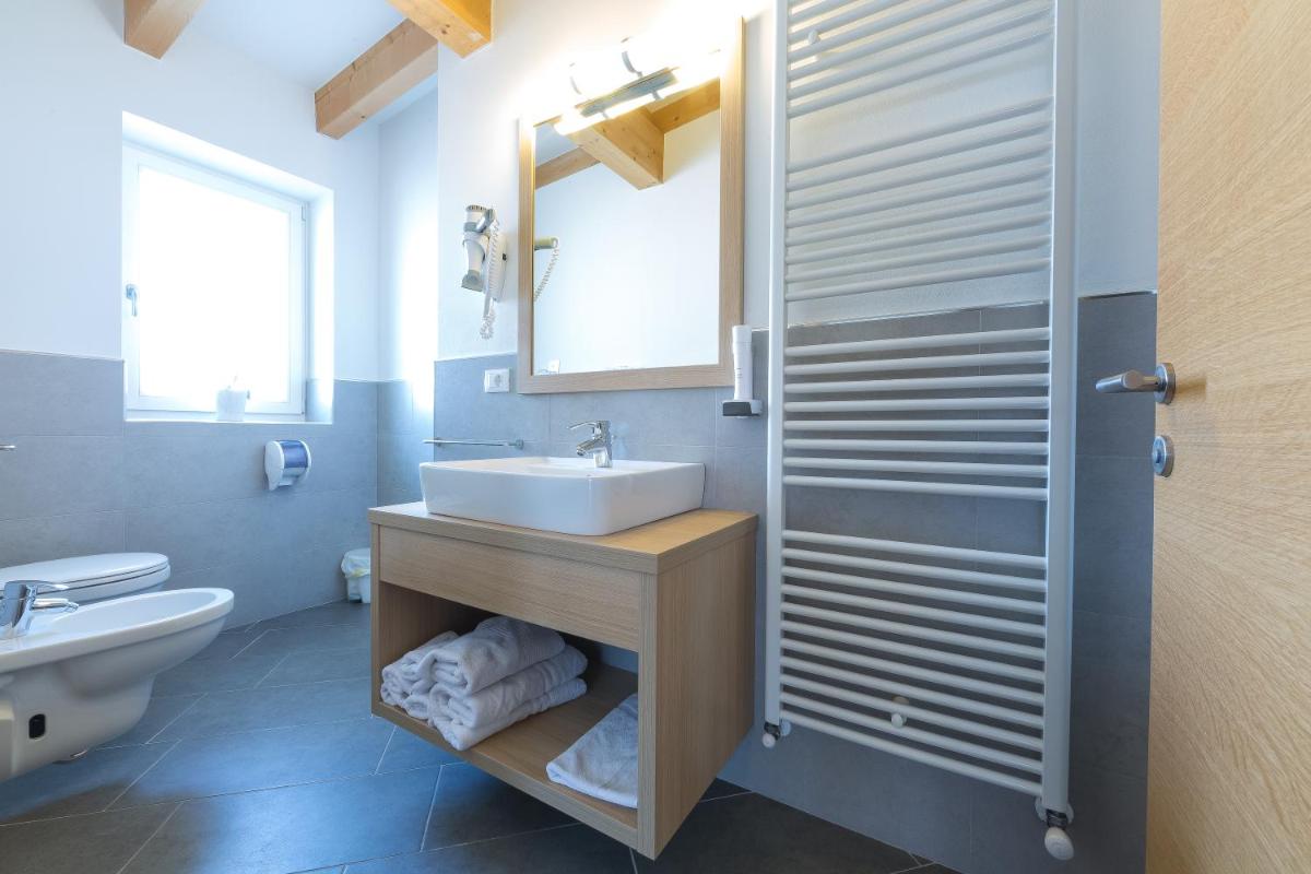 Guesthouse Dolomiten - Housity