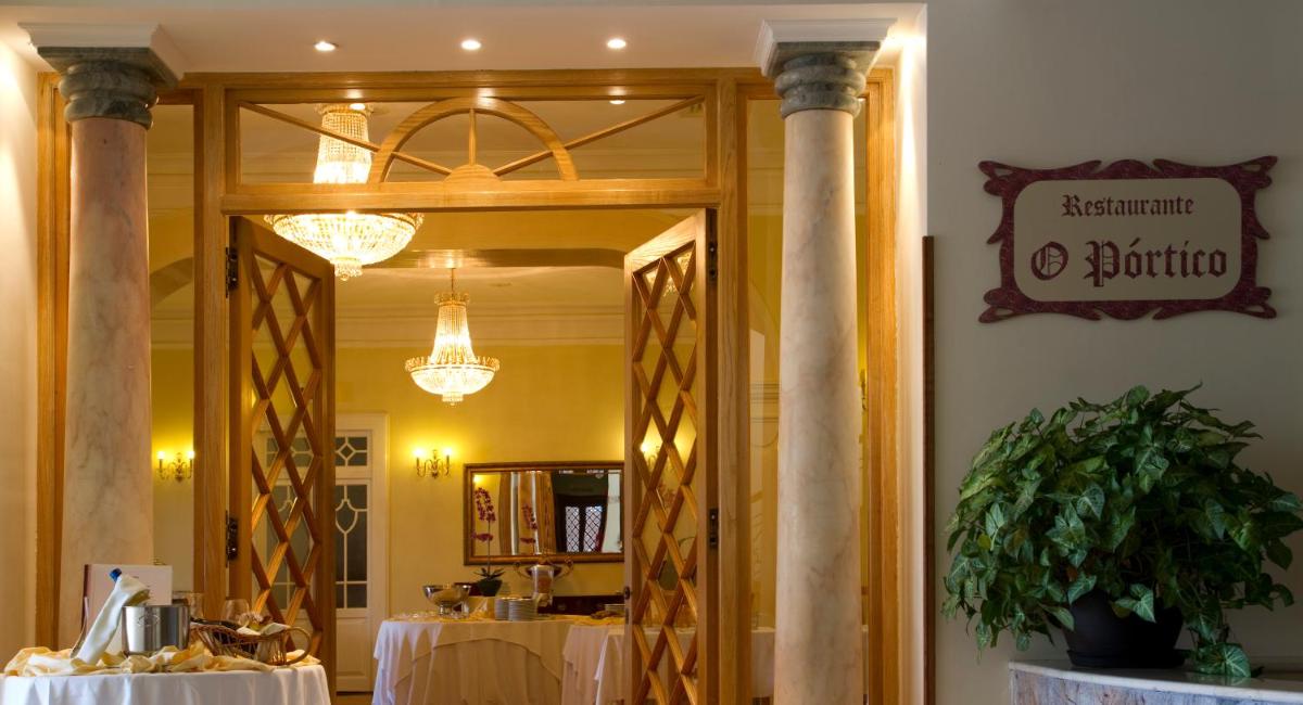 Um certificado, prémio, placa ou documento mostrado em Hotel Quinta Bela S Tiago