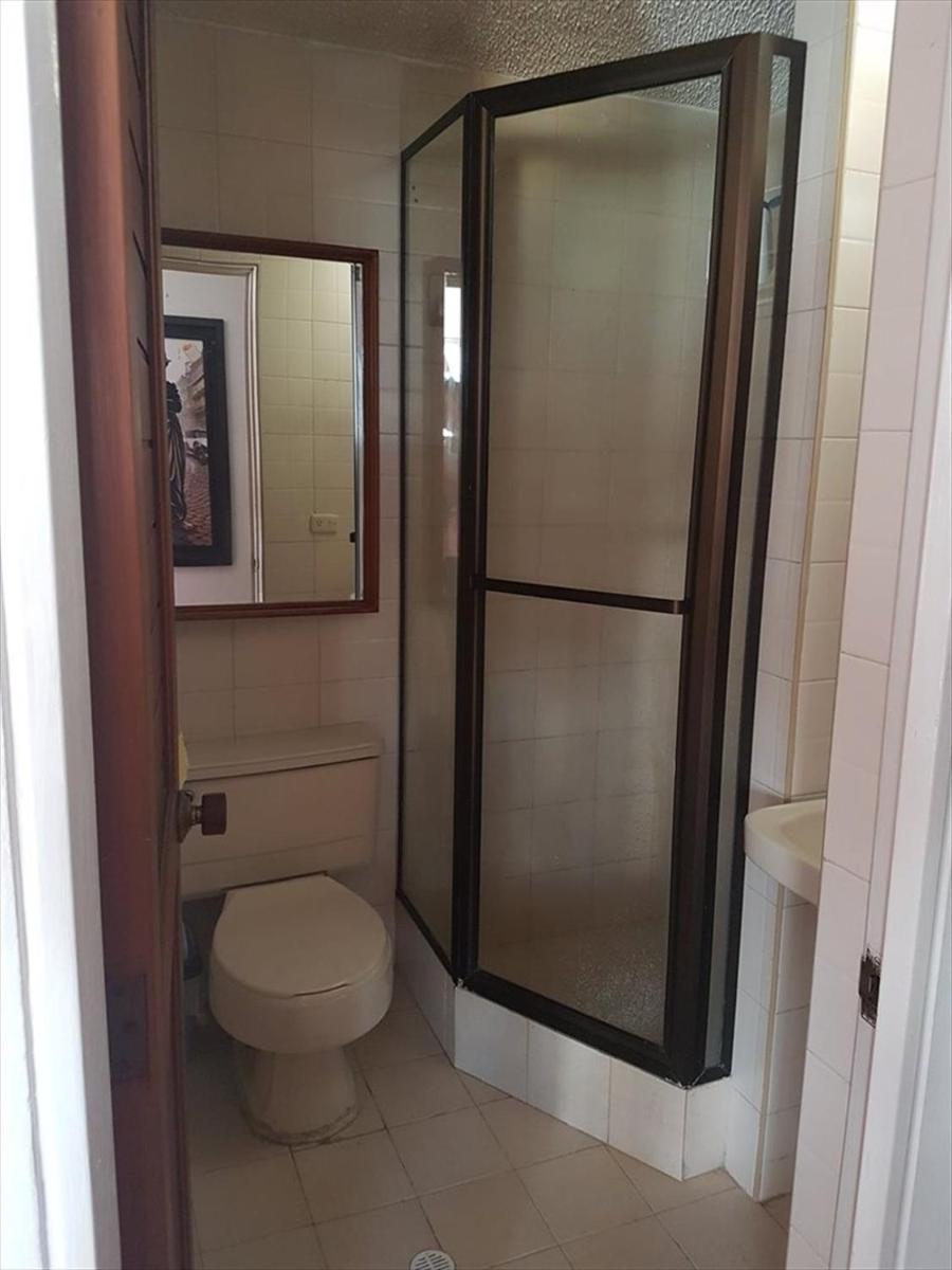 Suitetrails - Room and private Bathroom at Chapinero Alto