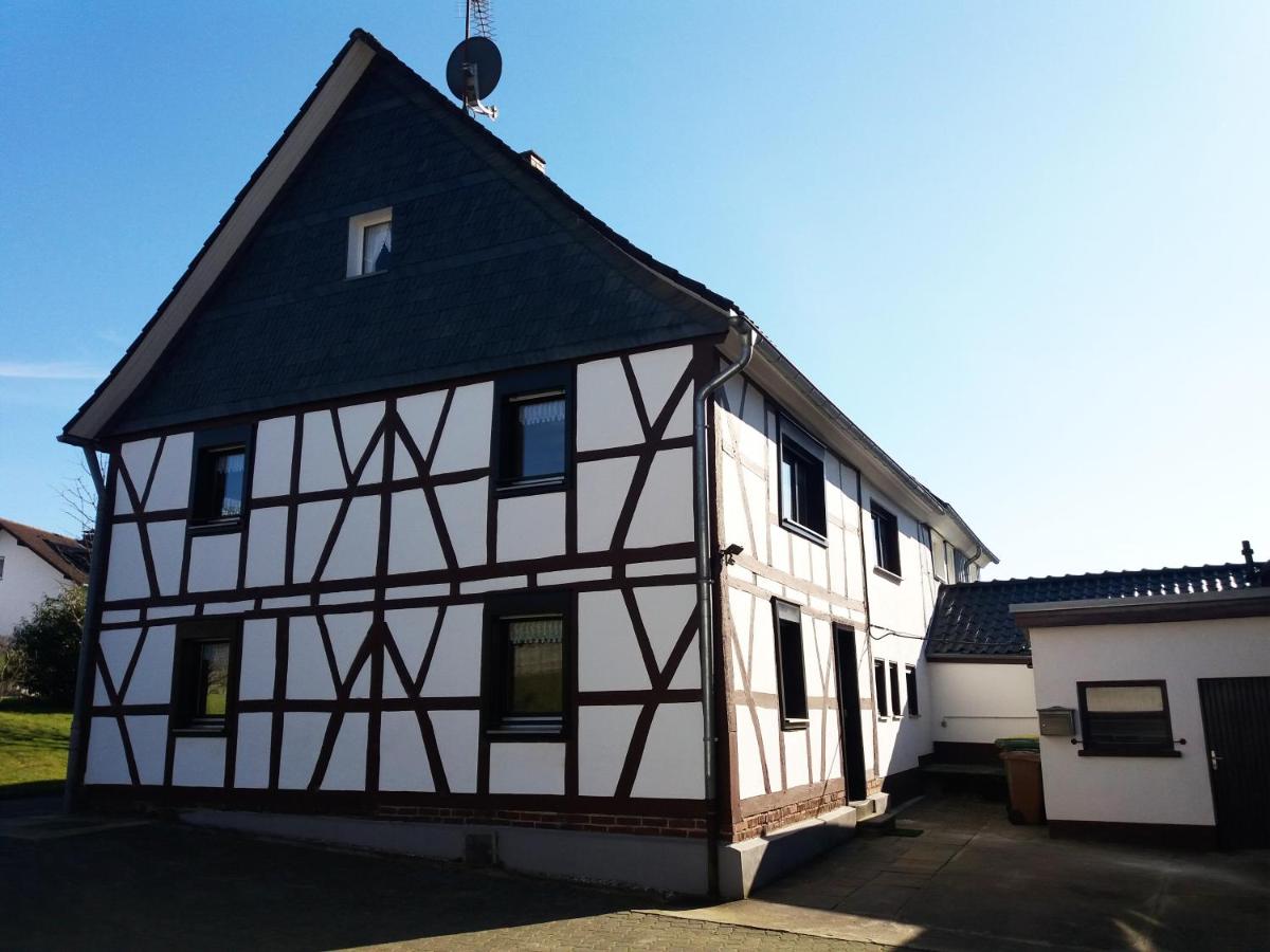 Gräfrath Gästehaus Neunkirchen-Seelscheid - Housity
