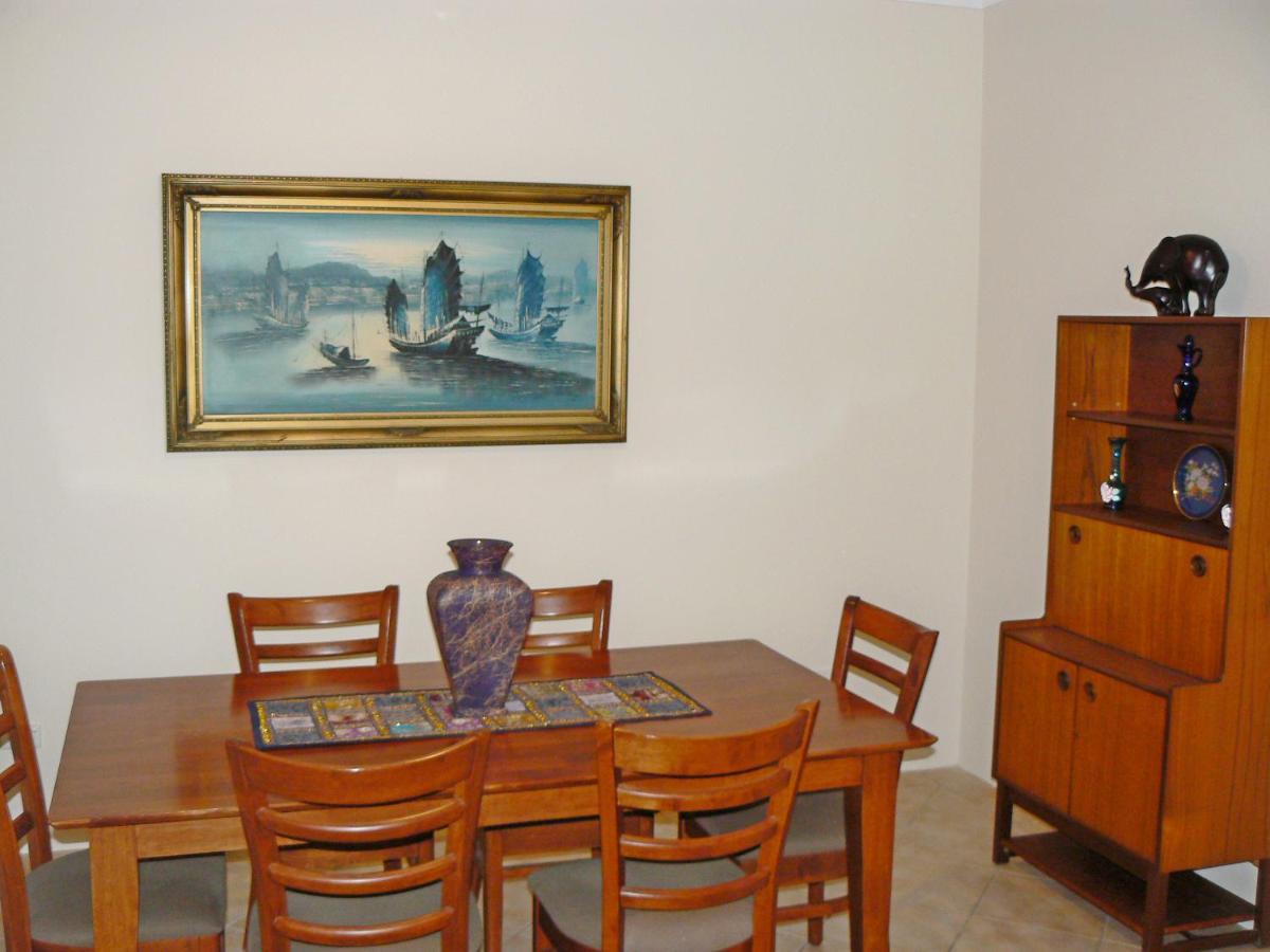 Geraldton Luxury Retreat 2 with free Streaming - Housity