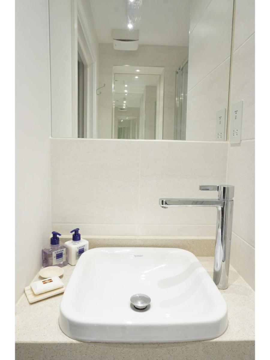 Modern, Spacious 2BR Flat in Oxford - Pass the Keys - Housity