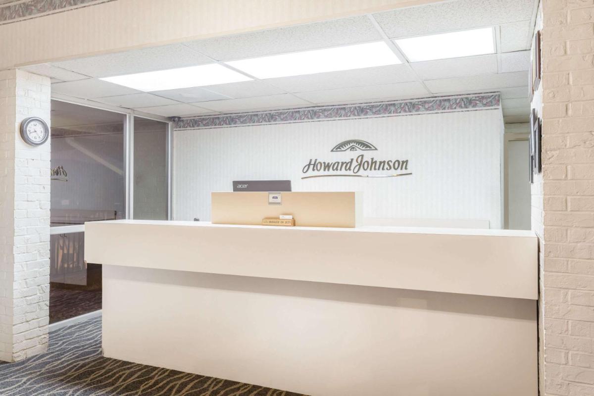 Howard Johnson by Wyndham Commerce GA - Housity