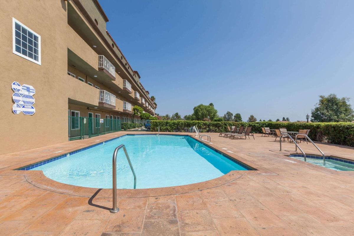 Travelodge by Wyndham Sylmar CA - Housity
