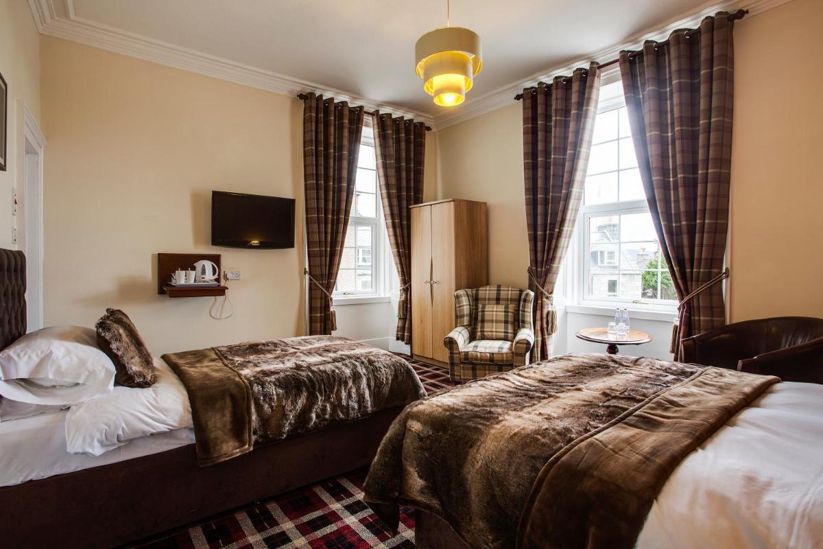 Haughton Arms Hotel - Housity