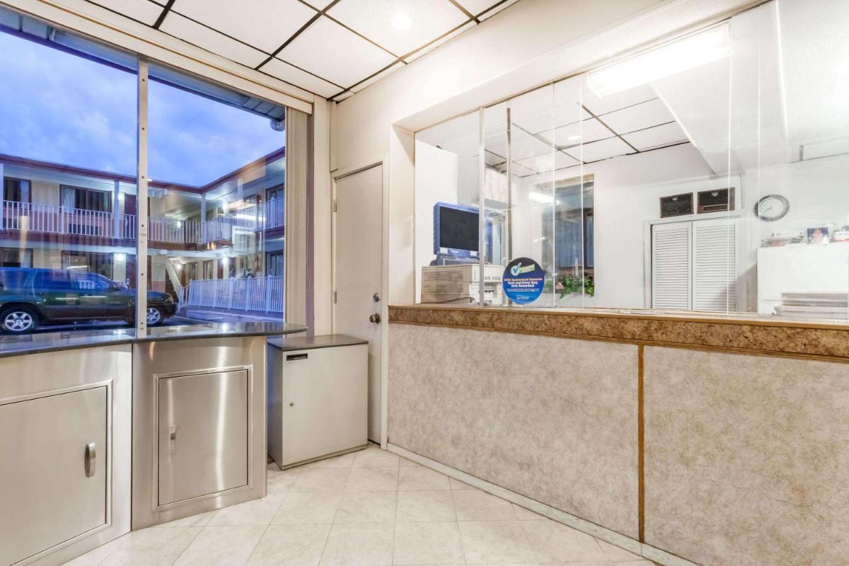 Atlantic Motor Inn Near Boardwalk - Housity