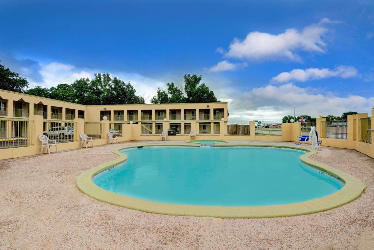 White Rock Inn - Housity