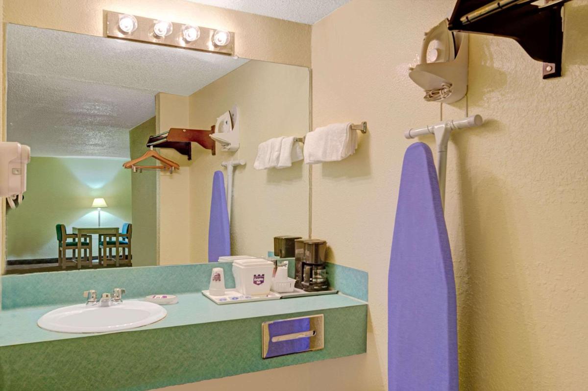White Rock Inn - Housity