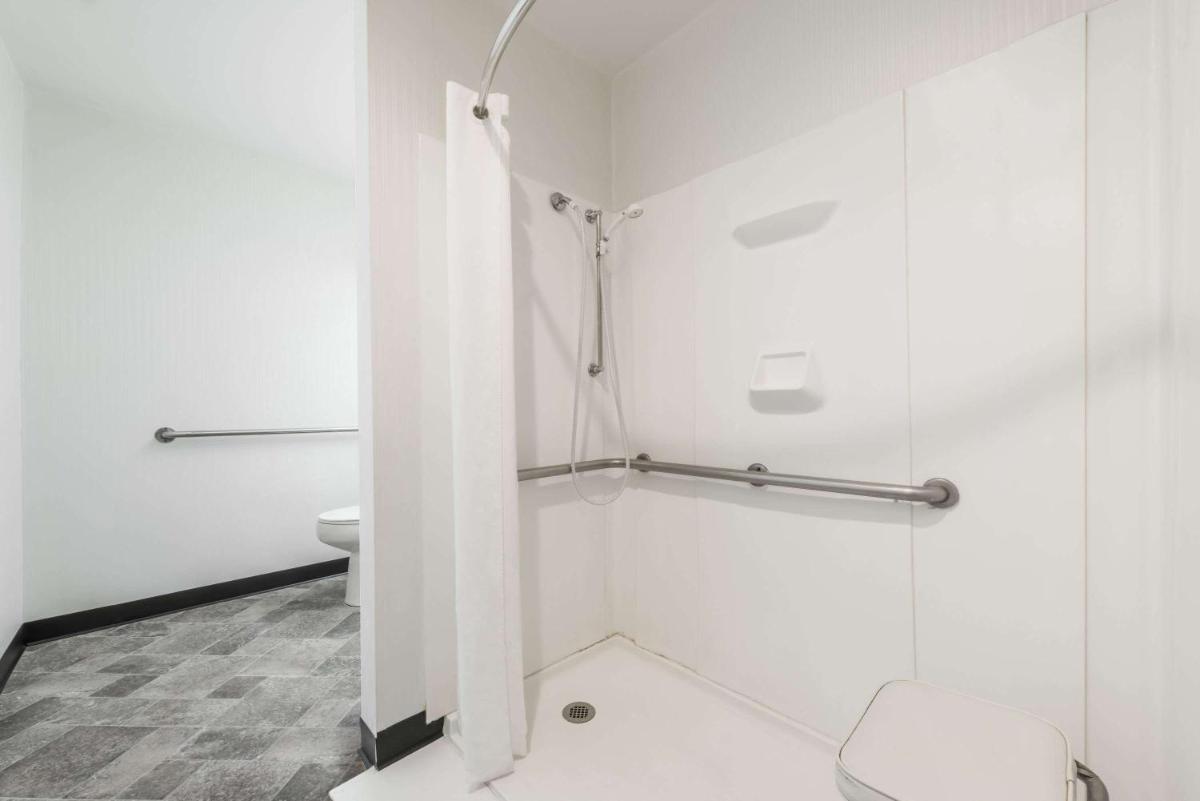 Knights Inn Allentown - Housity