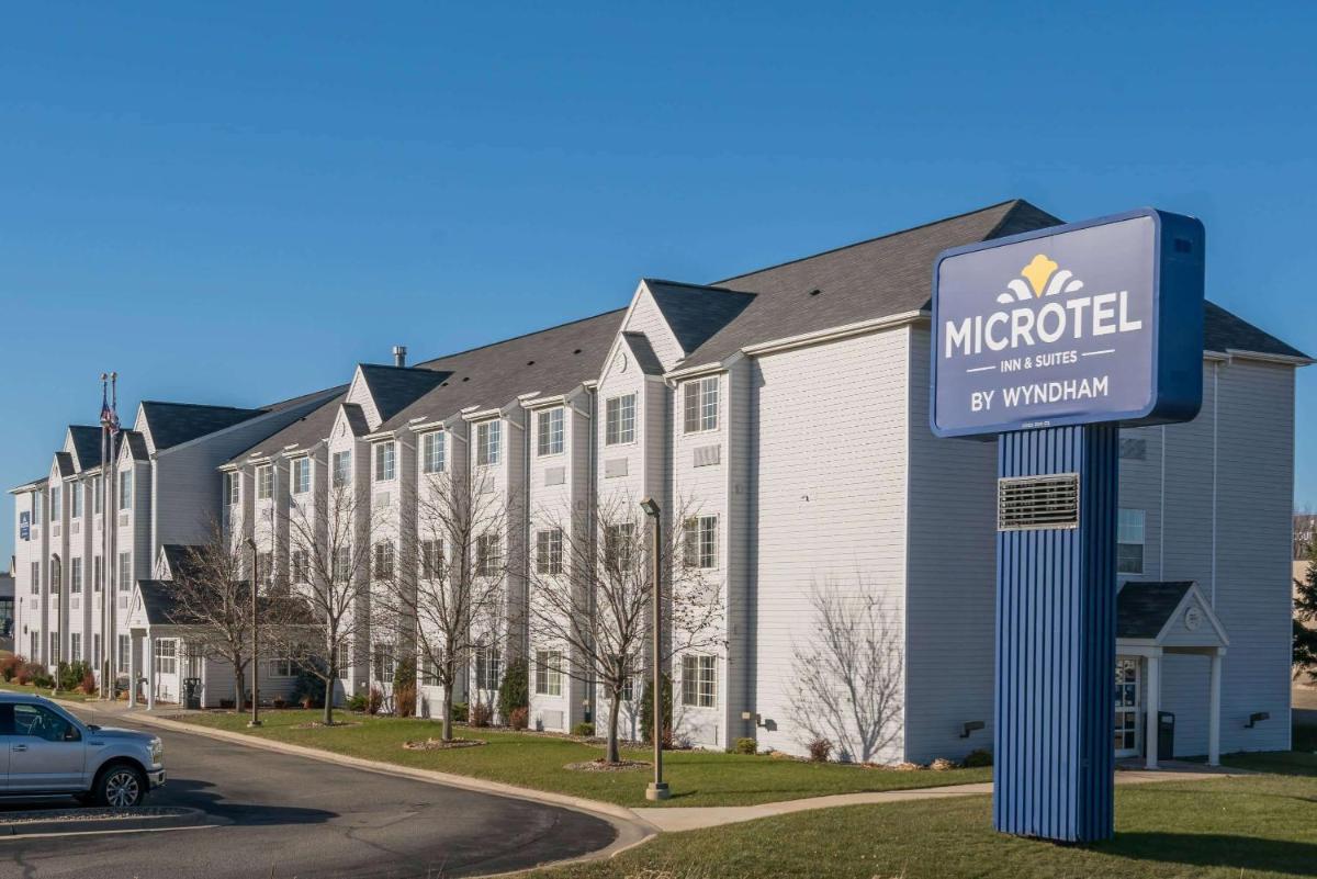 Microtel Inn & Suites by Wyndham Rochester North Mayo Clinic - Housity