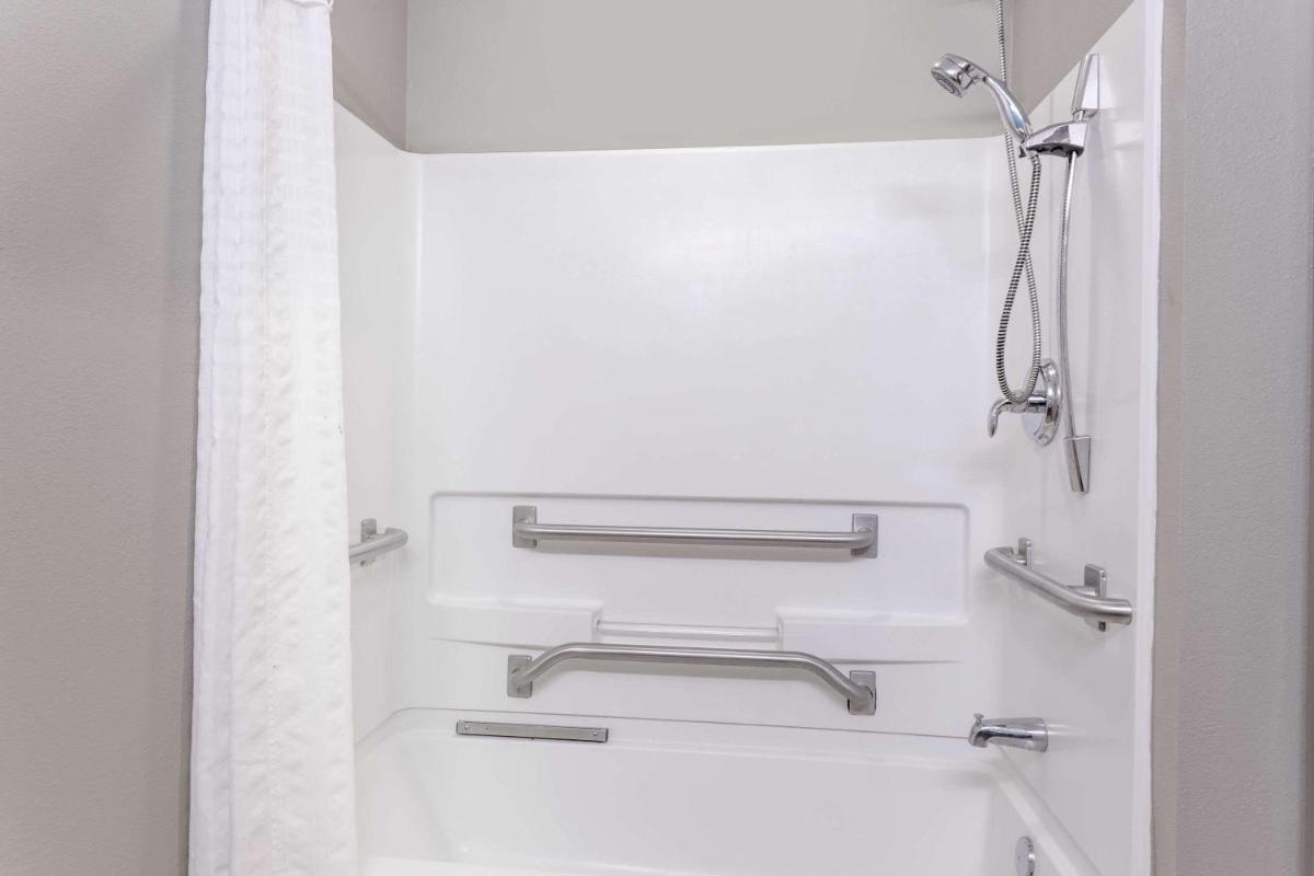 Super 8 by Wyndham Rainsville - Housity
