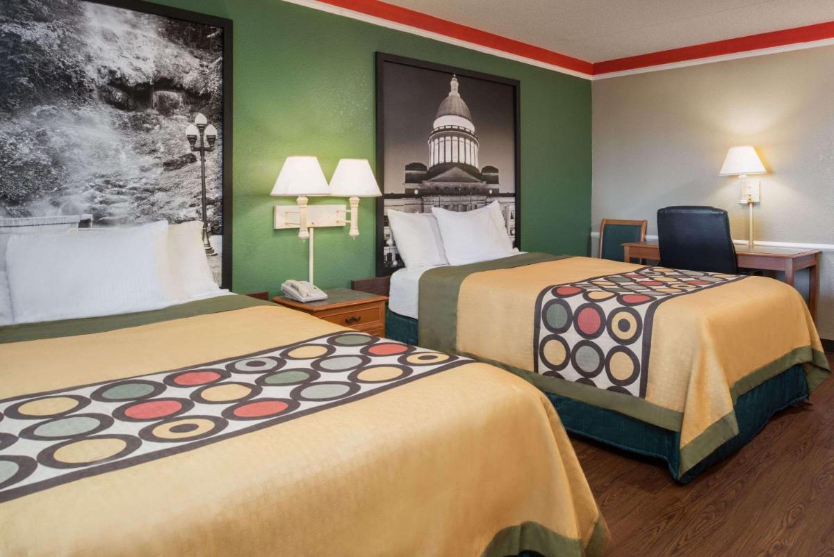 Super 8 by Wyndham Little Rock/Otter Creek - Housity
