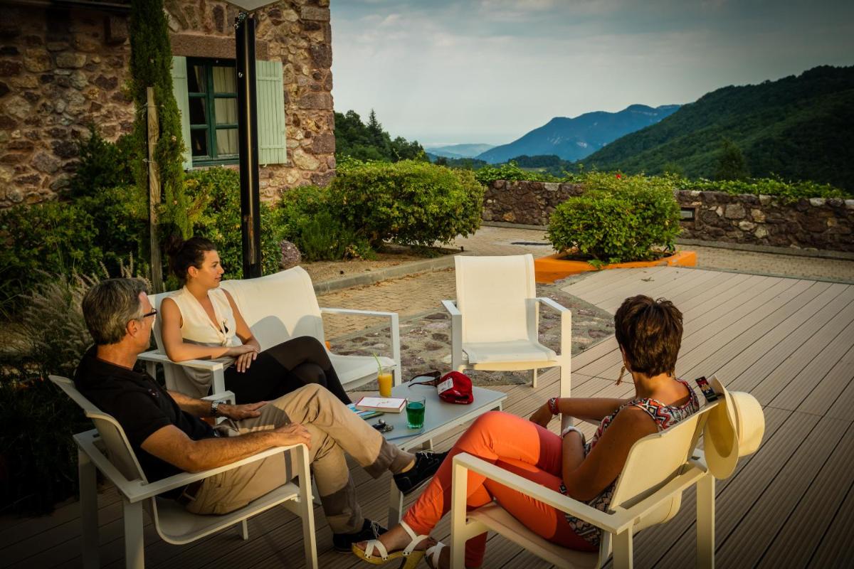 Vue générale sur la montagne ou vue sur la montagne depuis l'hôtel