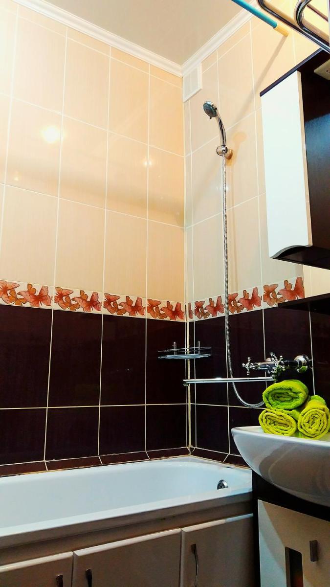 Dlia komandirovannykh itr - Housity