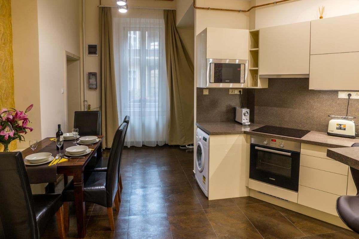 Dob Twenty Rooms - Housity