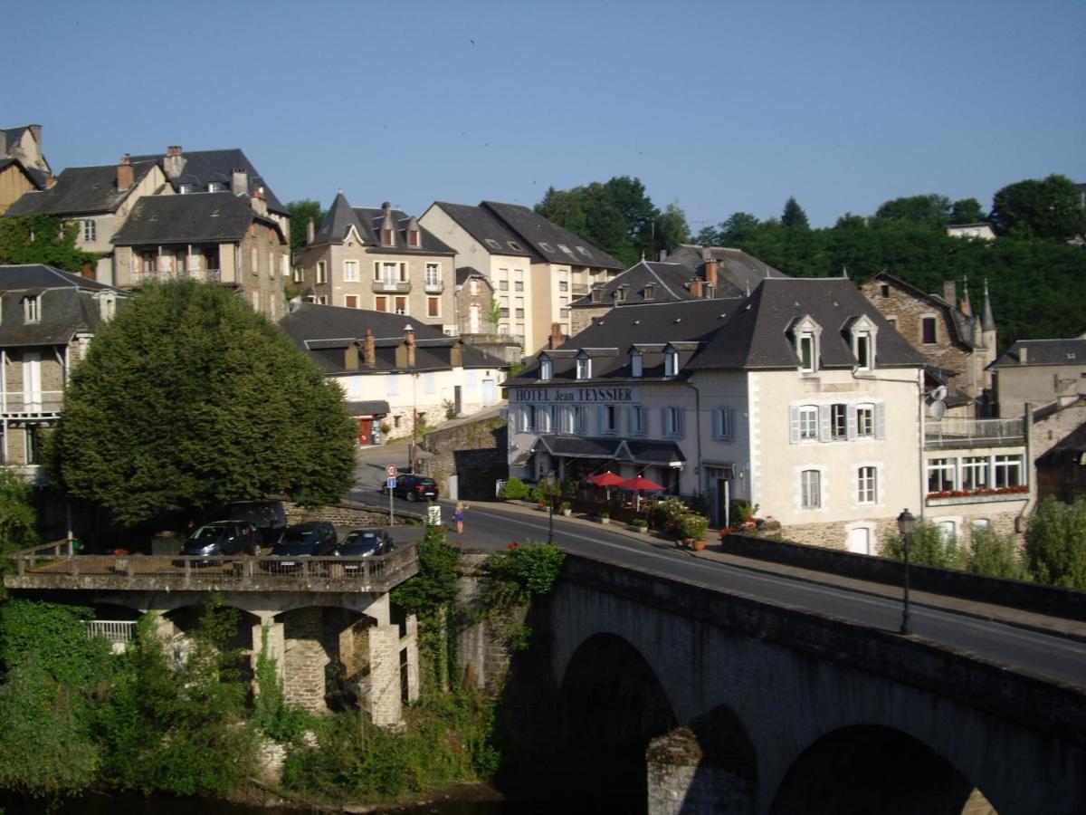 Logis Hôtel Teyssier - Housity