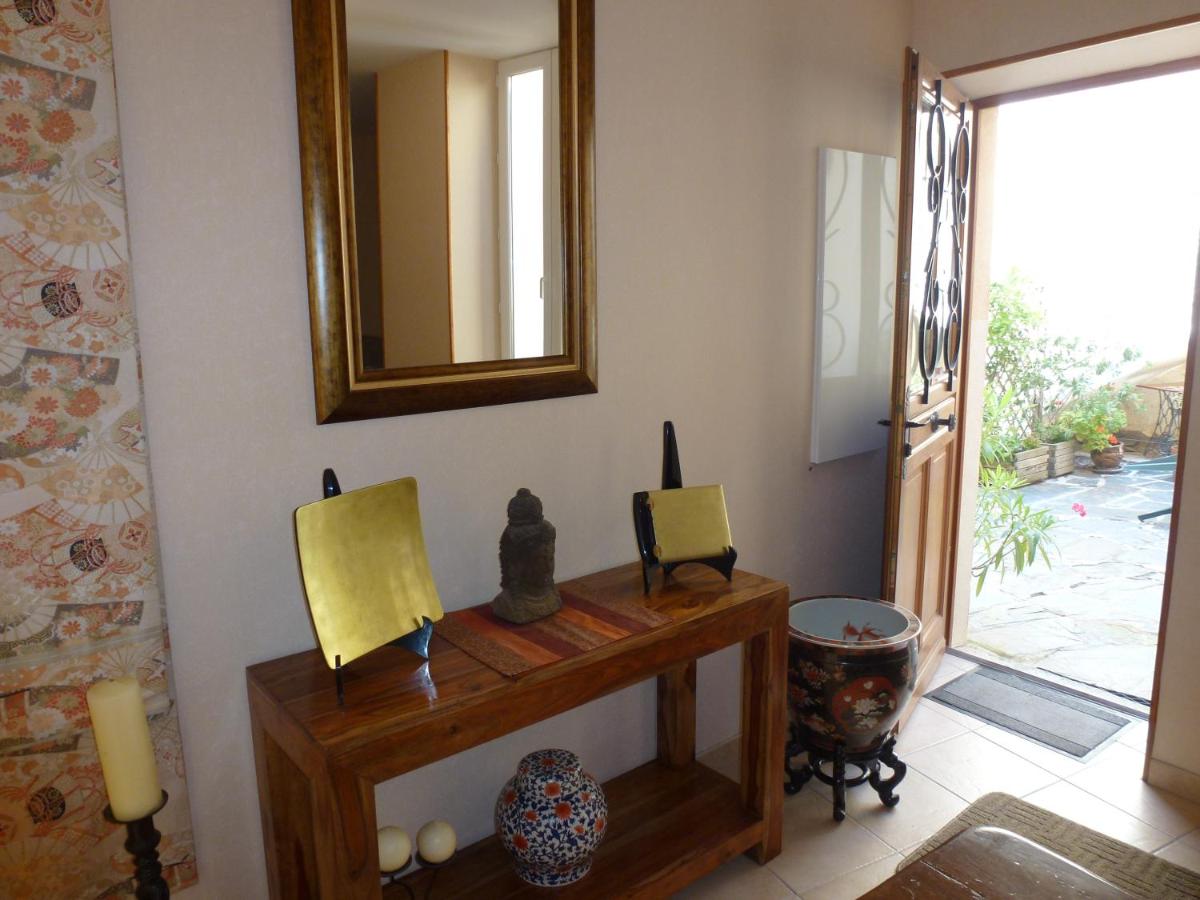 Comfortable Gite (2) in attractive Languedoc Village - Housity