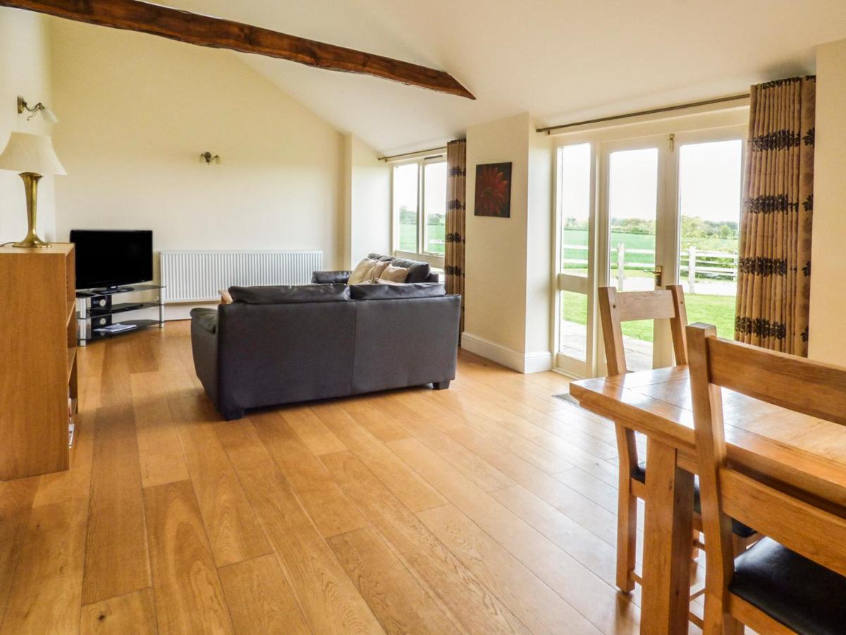 The Cart Shed - Housity