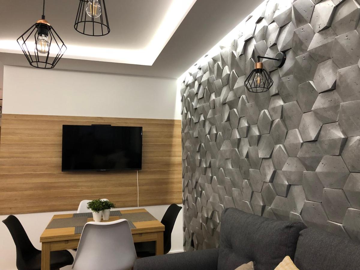 Family & Business Sauna Apartments Rynek Centrum Downtown - 2 Bedroom with Private Sauna, Balcony, Parking - Housity