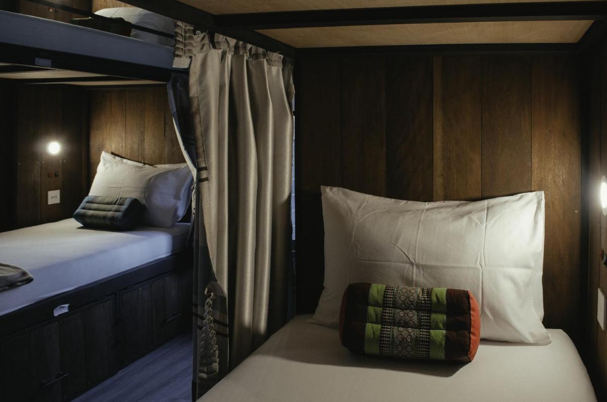 Whereder Poshtel - Housity