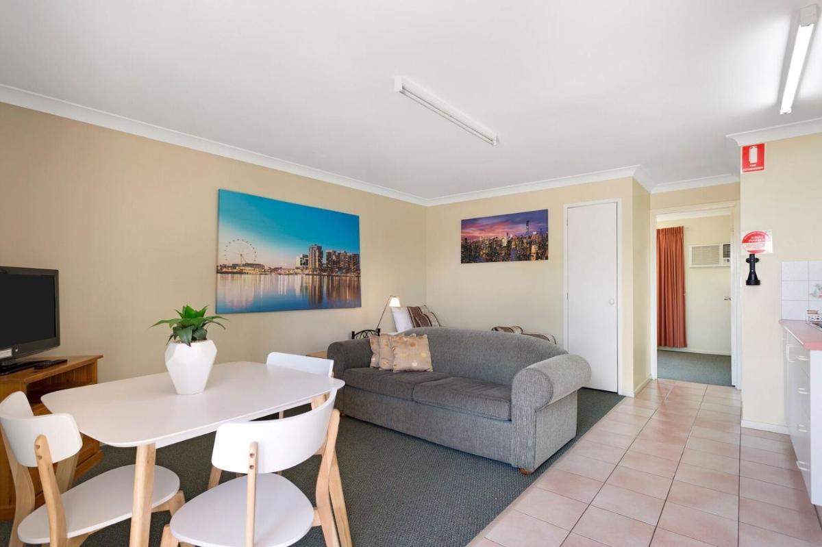 Clifford Park Motor Inn - Housity