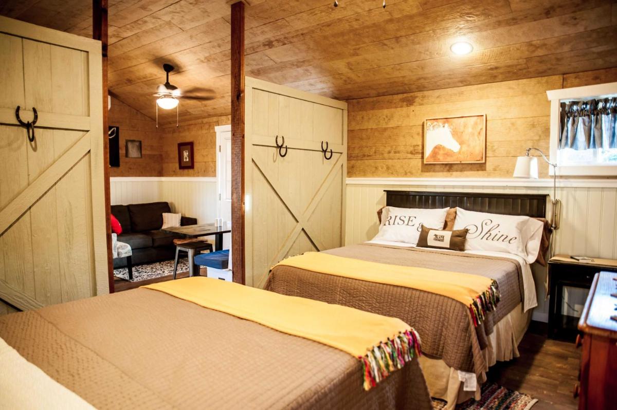 The Alexander at Creek Road - Housity