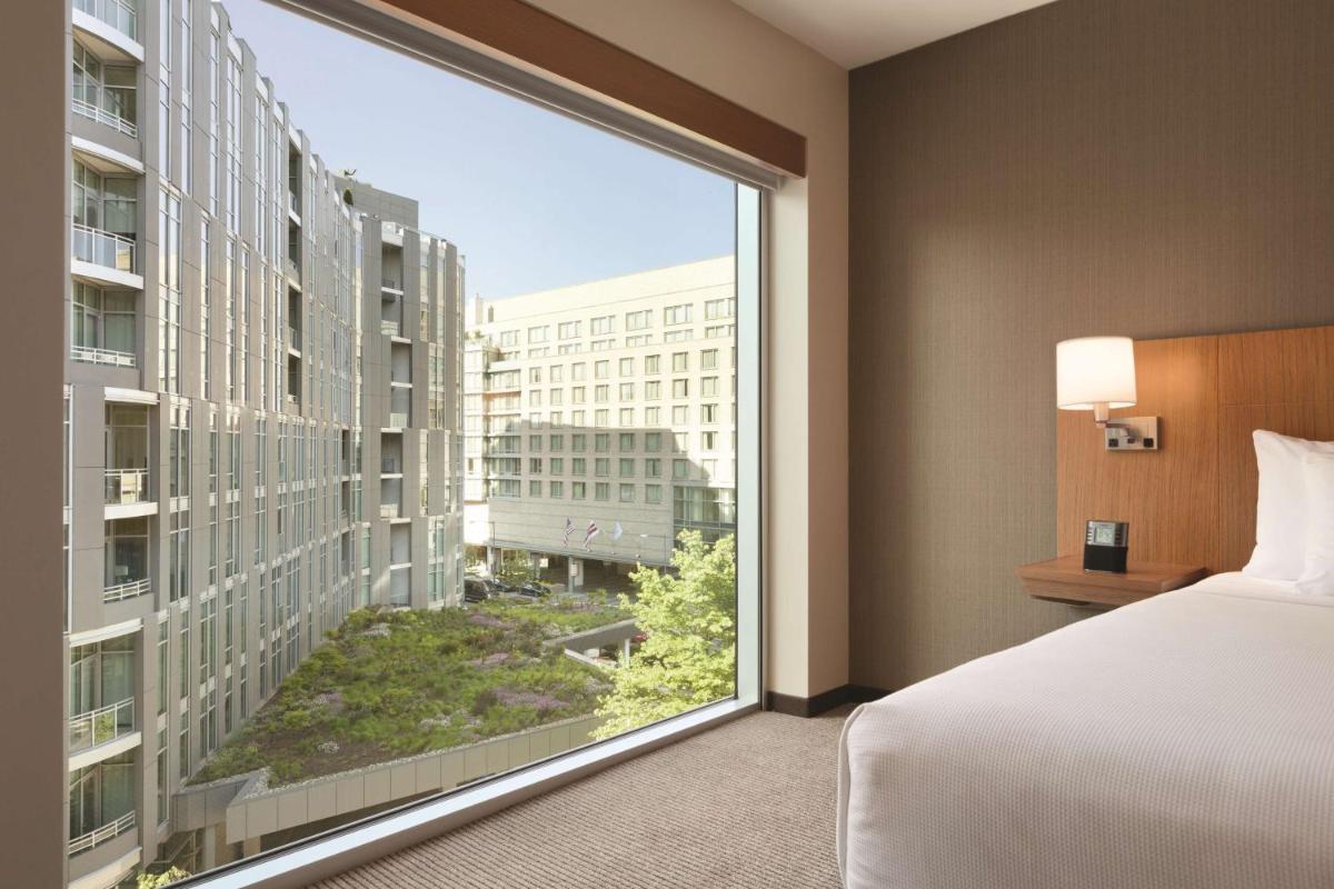Hyatt Place Washington DC/Georgetown/West End - Housity