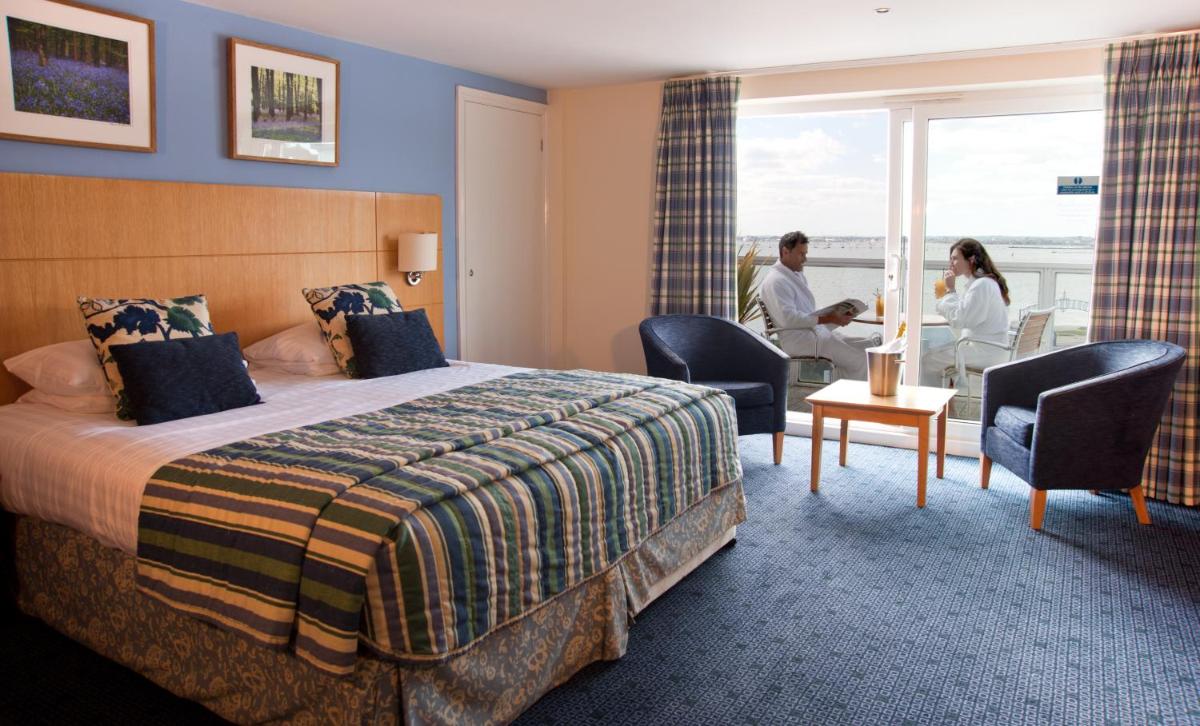 Sandbanks Hotel - Housity