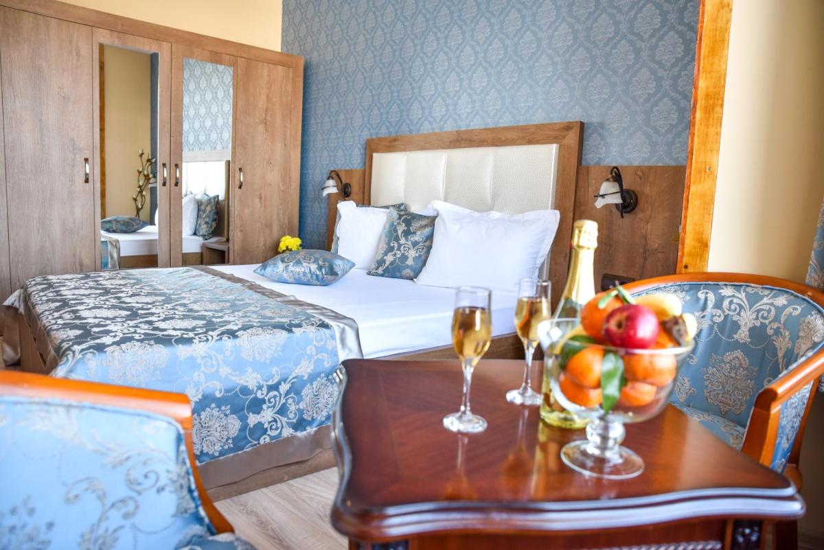 Lucky Hotel - Housity